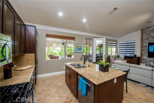 1151 Paseo Tasco Circle, Corona CA: https://media.crmls.org/medias/afc0c22e-1c0a-4258-8992-e2e017ab1e68.jpg