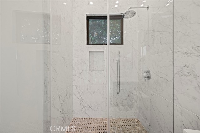 Detail Gallery Image 17 of 75 For 4532 Katherine, Sherman Oaks,  CA 91423 - 6 Beds | 6/1 Baths