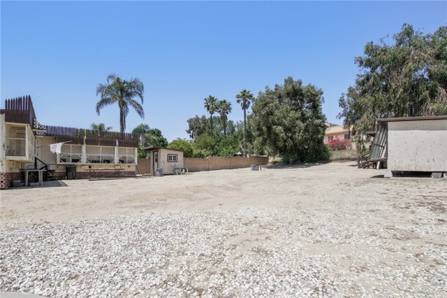 Detail Gallery Image 25 of 27 For 13650 Fenton Ave, Sylmar,  CA 91342 - 4 Beds | 2/1 Baths