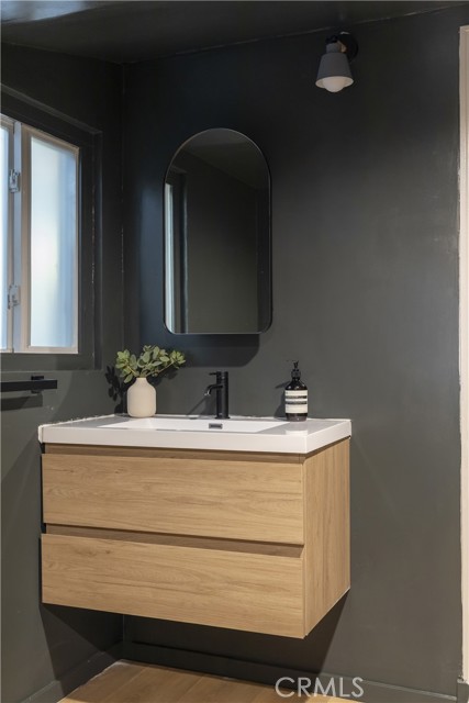 Detail Gallery Image 15 of 29 For 28000 West Shore Dr, Lake Arrowhead,  CA 92352 - 4 Beds | 3/1 Baths