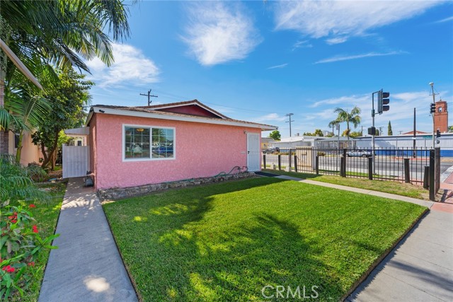 Detail Gallery Image 4 of 38 For 706 E Palmer, Compton,  CA 90221 - 3 Beds | 2 Baths