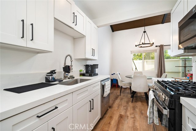 Detail Gallery Image 12 of 24 For 1342 W 8th St, Upland,  CA 91786 - – Beds | – Baths