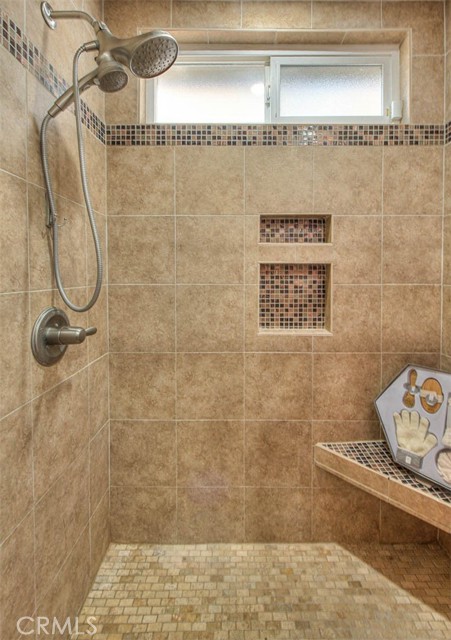 14319 Weeping Willow Lane, Fontana CA: https://media.crmls.org/medias/afc26846-85e8-4f94-91f6-36bea314eced.jpg