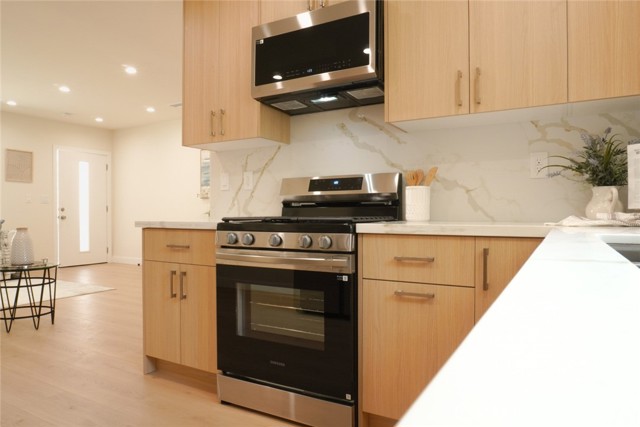 Detail Gallery Image 3 of 6 For 17061 Knapp, Northridge,  CA 91325 - 1 Beds | 1 Baths