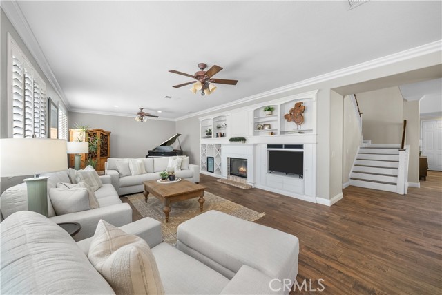 Detail Gallery Image 15 of 44 For 25722 Hood Way, Stevenson Ranch,  CA 91381 - 5 Beds | 4 Baths