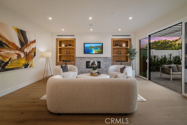 Detail Gallery Image 6 of 31 For 4831 Sancola, Toluca Lake,  CA 91601 - 4 Beds | 4 Baths