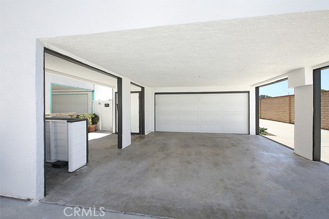 Detail Gallery Image 27 of 32 For 203 Cedar St a & B,  Newport Beach,  CA 92663 - 4 Beds | 3 Baths