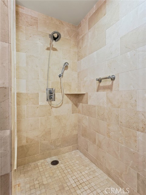 Detail Gallery Image 20 of 55 For 920 Granite Dr #213,  Pasadena,  CA 91101 - 2 Beds | 2/1 Baths
