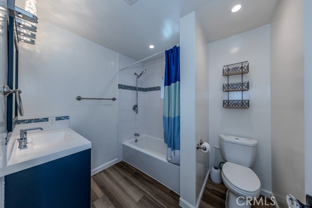 4712 Townsend Avenue, Los Angeles CA: https://media.crmls.org/medias/afc48658-b3f2-444e-b041-6eda8fc8d1bc.jpg