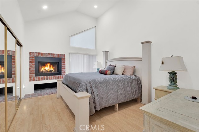 Detail Gallery Image 19 of 33 For 5835 Etiwanda Ave, Tarzana,  CA 91356 - 2 Beds | 2/1 Baths