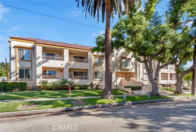 430 N Holliston Ave #302, Pasadena, CA 91106