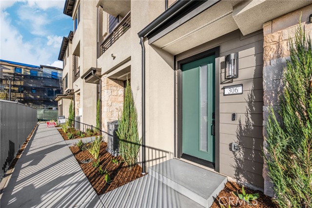 Detail Gallery Image 38 of 62 For 109 S Laxore St #306,  Anaheim,  CA 92804 - 2 Beds | 2/1 Baths
