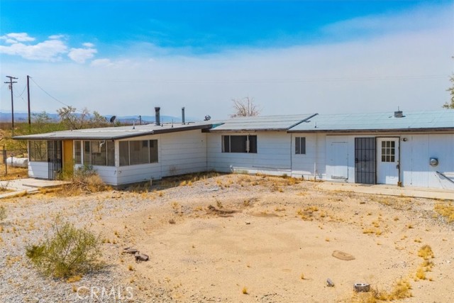 Detail Gallery Image 7 of 72 For 5575 Kickapoo Trl, Landers,  CA 92285 - 5 Beds | 4 Baths