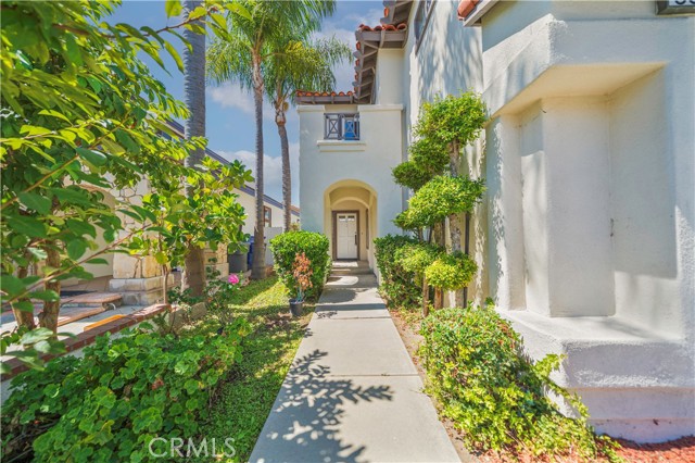 9531 Montanza Way, Buena Park CA: https://media.crmls.org/medias/afc74155-cf9c-4c12-925e-b805ff9c6005.jpg