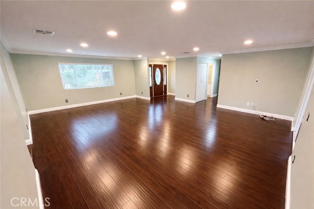 Detail Gallery Image 4 of 31 For 7817 Nagle Ave, North Hollywood,  CA 91605 - 4 Beds | 3 Baths