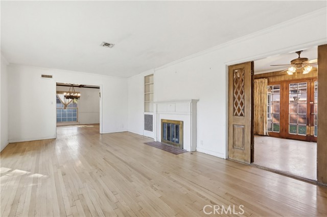 Detail Gallery Image 11 of 34 For 10314 Encino, Granada Hills,  CA 91344 - 4 Beds | 2 Baths