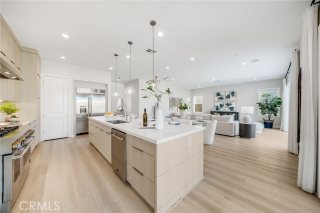 211 Wild Flower, Lake Forest CA: https://media.crmls.org/medias/afc8df40-4139-48b9-a2c8-bc85f624201a.jpg