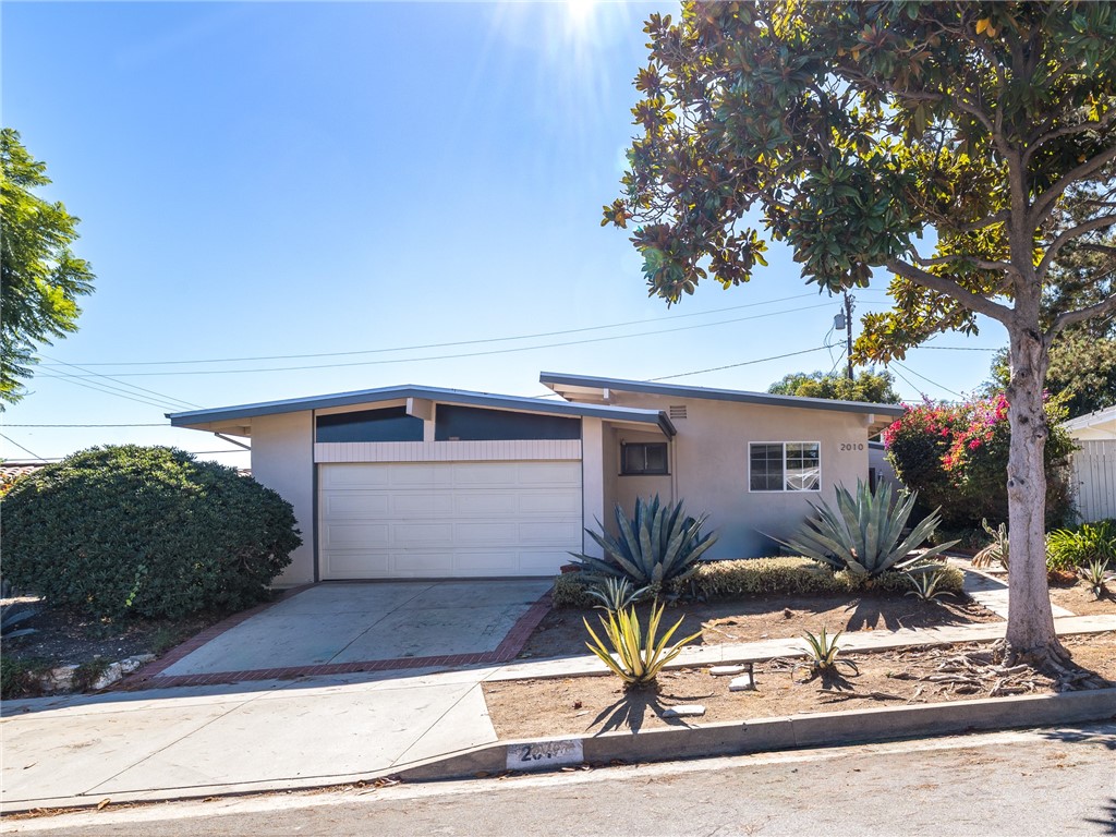 2010 Macarthur Street, Rancho Palos Verdes, California 90275, 3 Bedrooms Bedrooms, ,3 BathroomsBathrooms,Residential,For Sale,Macarthur,PV24221969