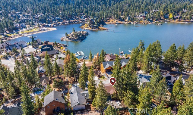 Detail Gallery Image 4 of 44 For 39054 Bayview Ln, Big Bear Lake,  CA 92315 - 3 Beds | 1/1 Baths