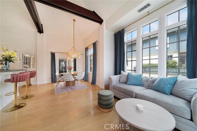 Detail Gallery Image 6 of 38 For 2741 Bungalow Pl, Corona Del Mar,  CA 92625 - 2 Beds | 2 Baths