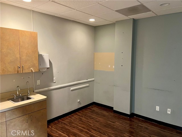 175 E 9th Street, Corona, California 92879, ,Commercial Lease,For Rent,175 E 9th Street,CRSR24049207