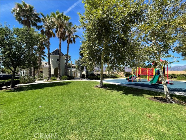 1800 E Lakeshore Drive, Lake Elsinore CA: https://media.crmls.org/medias/afcafe2a-2acb-49cb-a609-f6777085da0f.jpg
