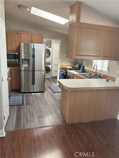 Detail Gallery Image 8 of 10 For 1414 W Central Ave #88,  Brea,  CA 92821 - 3 Beds | 2 Baths