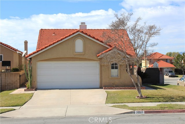 7662 Plumaria Drive, Fontana, California 92336, 3 Bedrooms Bedrooms, ,2 BathroomsBathrooms,Single Family Residence,For Sale,Plumaria,CV25040608