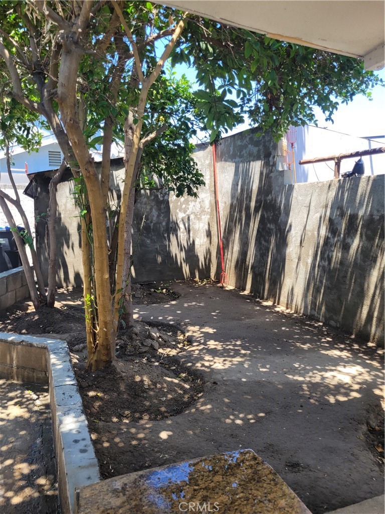 https://media.crmls.org/medias/afccfd5f-4a8c-4fa0-b894-5cc48295e33b.jpg?preset=X-Large