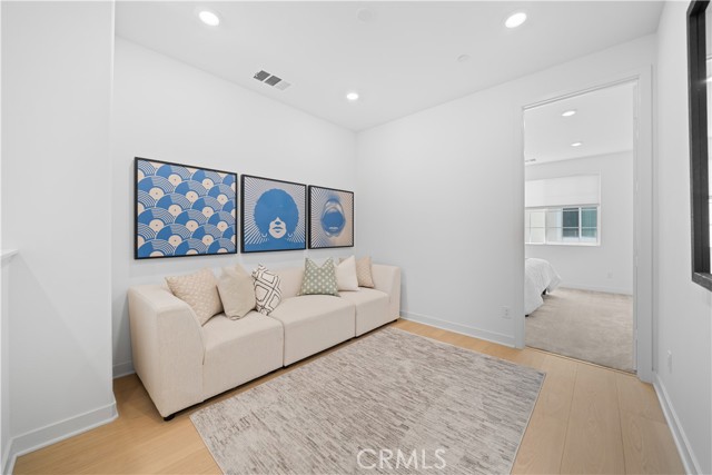 Detail Gallery Image 22 of 47 For 1042 N Anaheim Blvd #2,  Anaheim,  CA 92801 - 4 Beds | 3/1 Baths