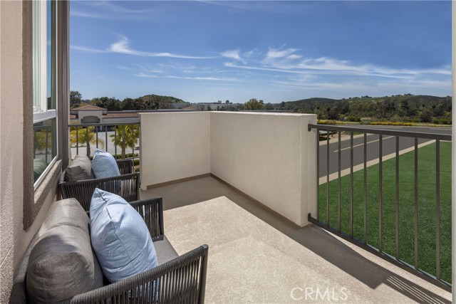 Detail Gallery Image 6 of 21 For 1033 Potomac Ln, Vista,  CA 92081 - 2 Beds | 2 Baths