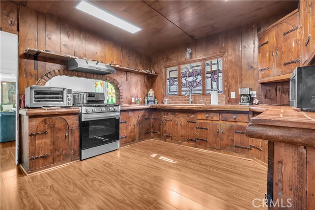 Detail Gallery Image 17 of 60 For 1434 N Genesee Ave, Los Angeles,  CA 90046 - 5 Beds | 2 Baths