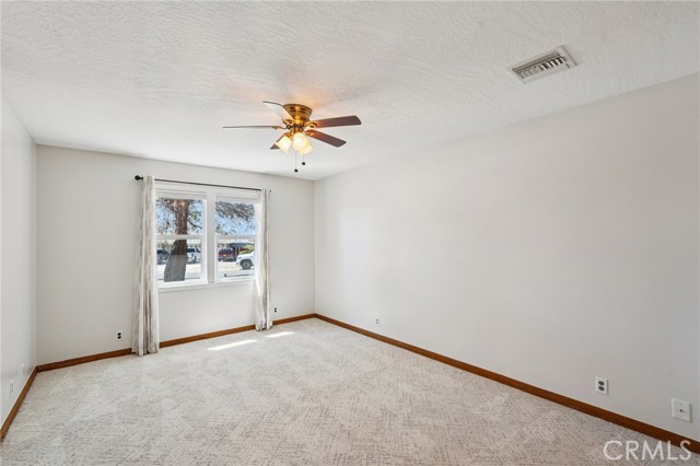 Detail Gallery Image 26 of 35 For 16055 Saint Timothy Rd, Apple Valley,  CA 92307 - 3 Beds | 3 Baths