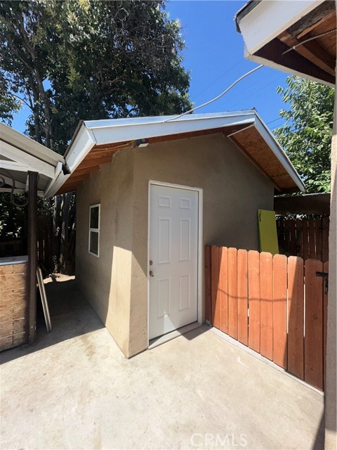 9387 Frankfort Avenue, Fontana CA: https://media.crmls.org/medias/afd173b3-3512-4b2e-bef0-35247816ad2d.jpg