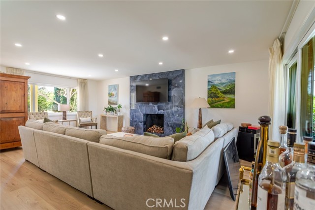 Detail Gallery Image 9 of 51 For 19707 Green Mountain Dr, Newhall,  CA 91321 - 4 Beds | 3 Baths