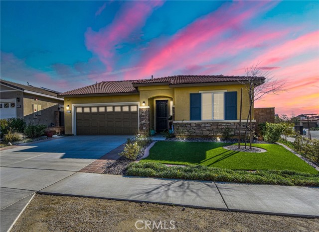 Detail Gallery Image 1 of 27 For 15537 Parry Peak Dr, Fontana,  CA 92336 - 3 Beds | 2 Baths