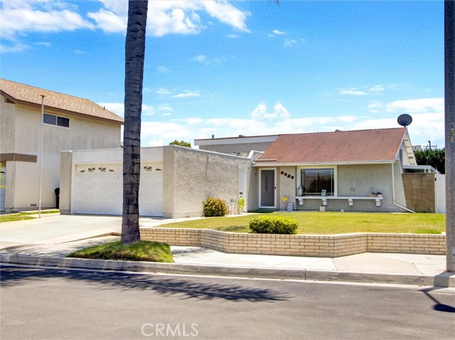 6056 Palau Street, Cypress CA: https://media.crmls.org/medias/afd311fc-173f-486c-bf00-4e31a0b748b5.jpg