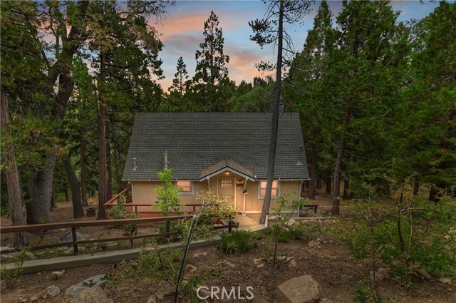 Detail Gallery Image 1 of 1 For 27381 Peninsula Dr, Lake Arrowhead,  CA 92352 - 3 Beds | 2 Baths