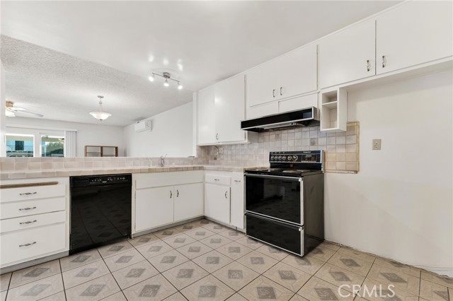Detail Gallery Image 18 of 45 For 1654 Edgewater Ln, Camarillo,  CA 93010 - 3 Beds | 2/1 Baths
