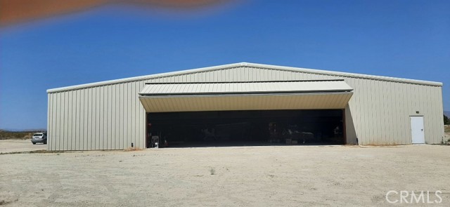 8337 20th W Street, Mojave CA: https://media.crmls.org/medias/afd437e2-cb48-4d8b-8b5b-b7f8193160ef.jpg