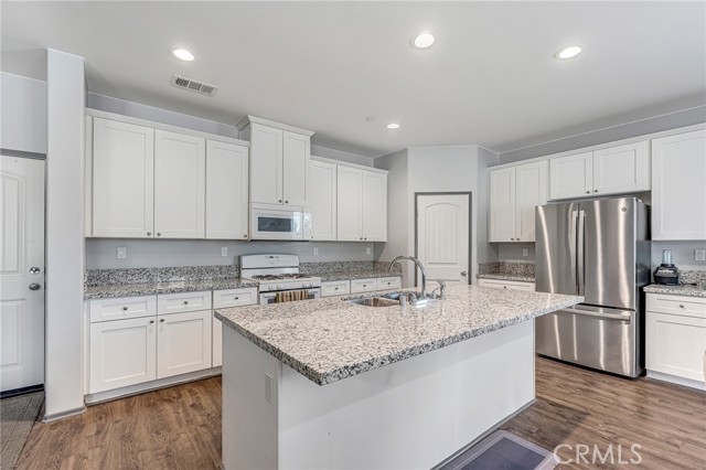 1559 Cabernet Court, San Jacinto CA: https://media.crmls.org/medias/afd4af87-0e22-414b-97e1-cc65704f371c.jpg
