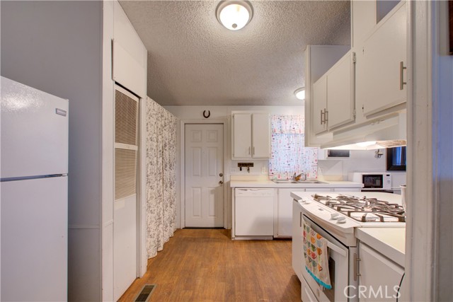 Detail Gallery Image 5 of 53 For 6450 N Winton Way #64,  Winton,  CA 95388 - 3 Beds | 1/1 Baths