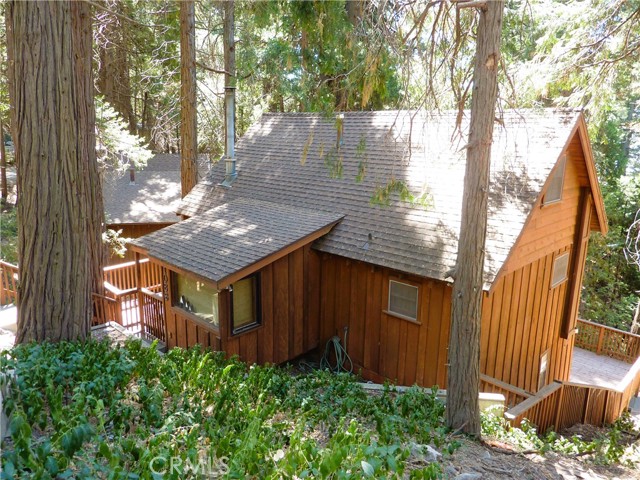 Detail Gallery Image 1 of 38 For 1086 Big Tree Lane, Crestline,  CA 92325 - 1 Beds | 2 Baths