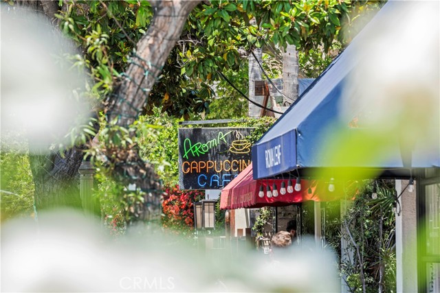 4180 Tujunga Avenue, Studio City CA: https://media.crmls.org/medias/afd60788-e78c-482d-b671-cc06335076b8.jpg