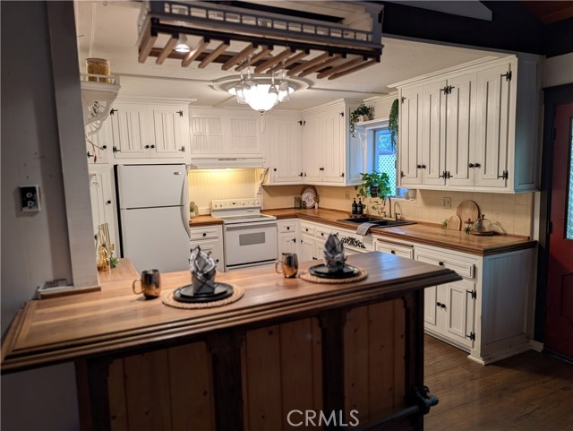 767 Big Oak, Crestline, CA 92325