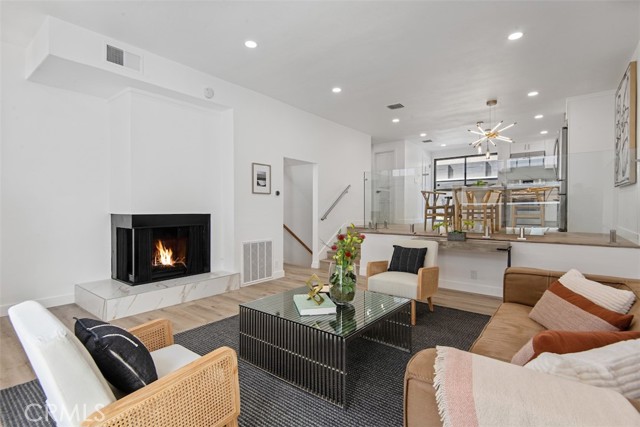 Detail Gallery Image 16 of 34 For 1138 20th St #5,  Santa Monica,  CA 90403 - 2 Beds | 3/1 Baths