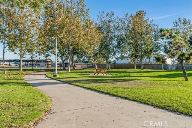 Detail Gallery Image 29 of 32 For 8167 Dartmoor Drive, Huntington Beach,  CA 92646 - 4 Beds | 2/1 Baths