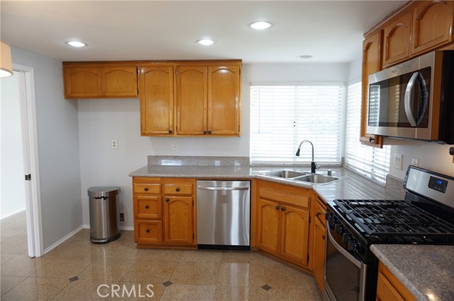 19538 Crystal Ridge Lane, Porter Ranch CA: https://media.crmls.org/medias/afd6f2dc-d3b5-4c52-a820-bb782a178e44.jpg