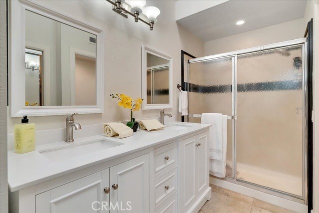 Detail Gallery Image 10 of 14 For 19442 Sunray Lane #204,  Huntington Beach,  CA 92648 - 2 Beds | 2 Baths