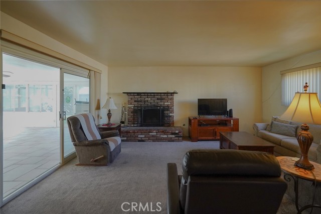 Detail Gallery Image 13 of 16 For 20323 Callaway Ave, Lakewood,  CA 90715 - 4 Beds | 1/1 Baths